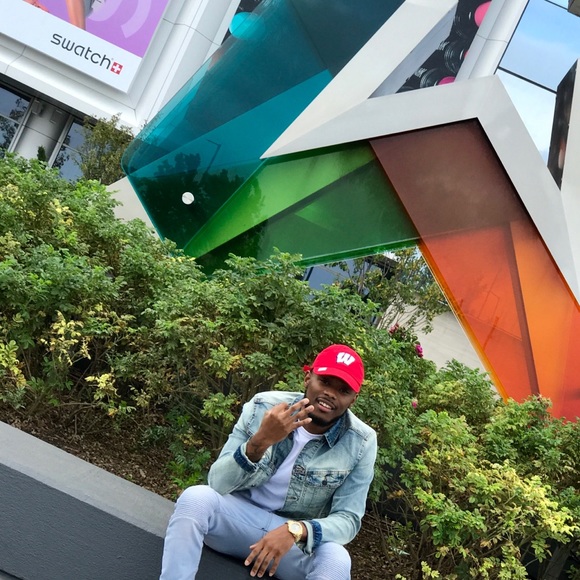 Profile Picture of Gilbert Davis (@montana2xx) on Poshmark