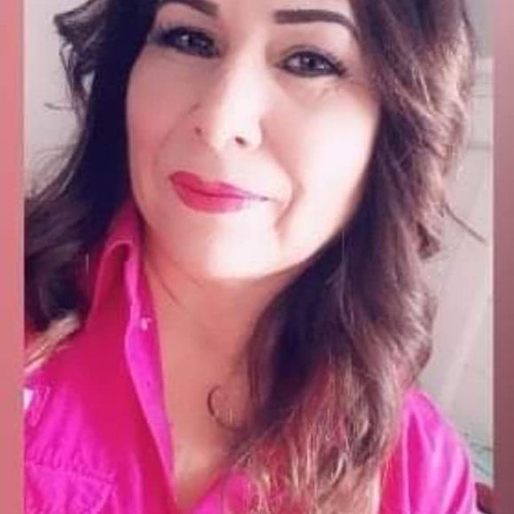 Profile Picture of Paula Alejandro (@paula_alejandro) on Poshmark