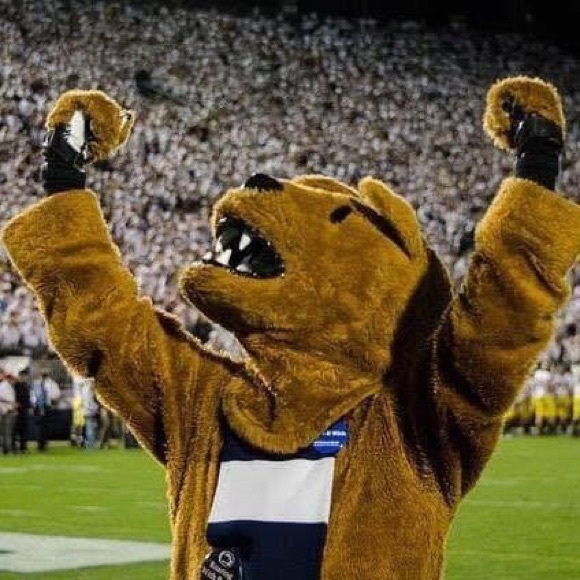 Profile Picture of Dee ann Donnelly (@darard893) on Poshmark