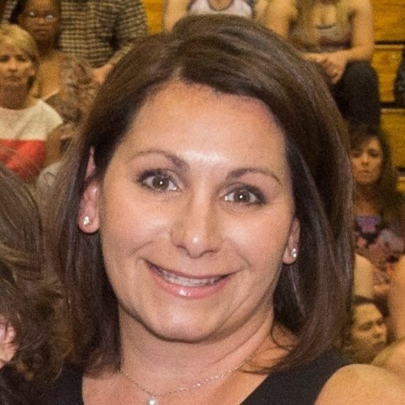 Profile Picture of Allyson Sheumaker (@allypoo) on Poshmark