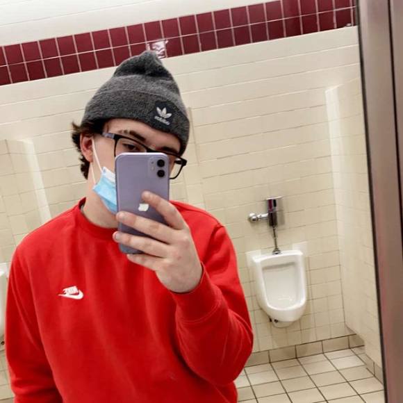 Profile Picture of Ben Ginck (@bengink1234) on Poshmark