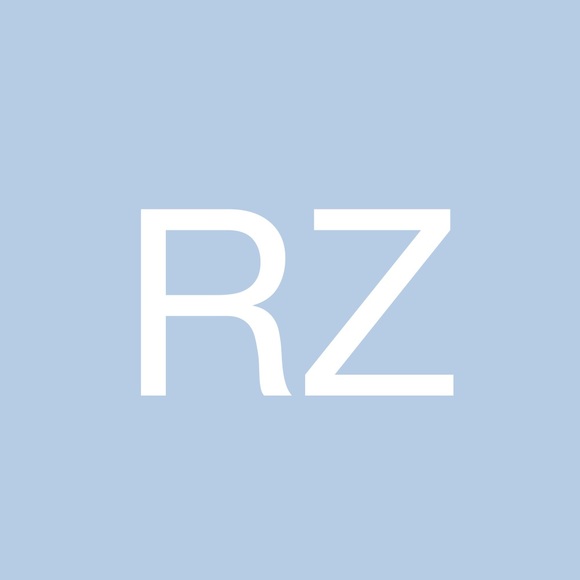 Profile Picture of Ruslana Zozulya (@where_im) on Poshmark