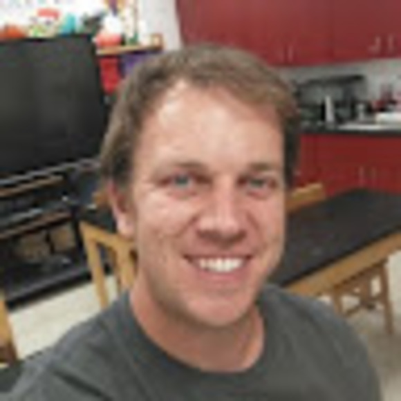 Profile Picture of Scott Reis (@scottreis) on Poshmark