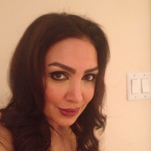 Maryam Namvar - Poshmark Profile Picture of Maryam Namvar (@mayamajd) on Poshmark
