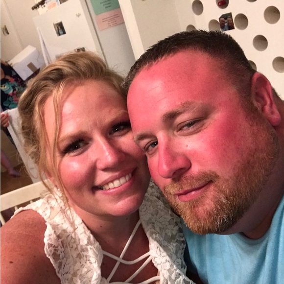 Profile Picture of Desiree Dyer (@desireedyer18) on Poshmark