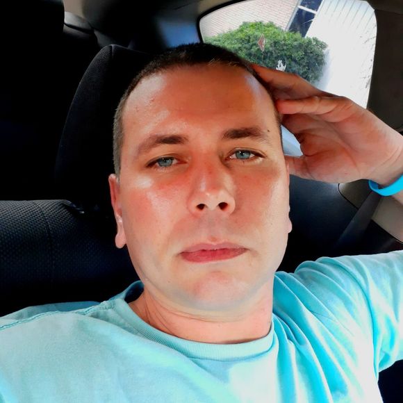 Profile Picture of Tony Benefield-minger (@tonyminger31) on Poshmark