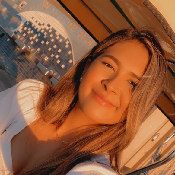 Stephanie Solorio - Poshmark Profile Picture of Stephanie Solorio (@stefy_13123) on Poshmark