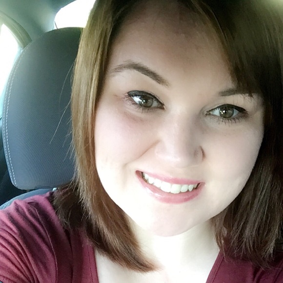 Profile Picture of Tabitha Nichols (@tnichols16) on Poshmark