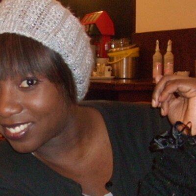 Profile Picture of Dee Rowe (@deerowe) on Twitter