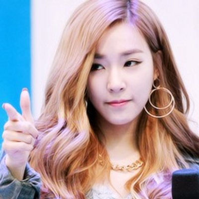 Profile Picture of Tiffany Hwang(^_−)−☆ (@Im_Fapulous) on Twitter