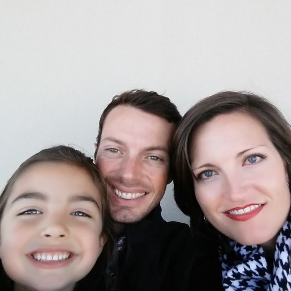 Profile Picture of Ashlie Thomas (@aes7659) on Poshmark