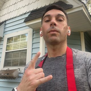 Profile Picture of Chris Reyna (@chrismotivateswellness) on Instagram