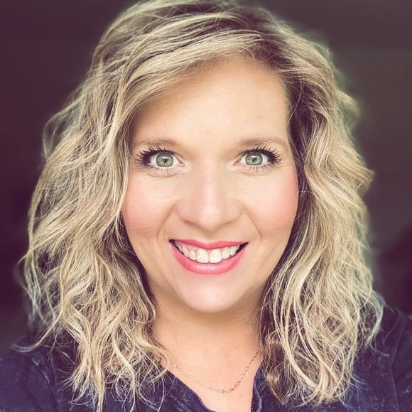 Profile Picture of Dawn Jordan (@dawnjordan6) on Poshmark