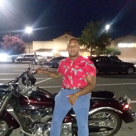 Profile Picture of Darryl Doggett (@deezydog) on Poshmark