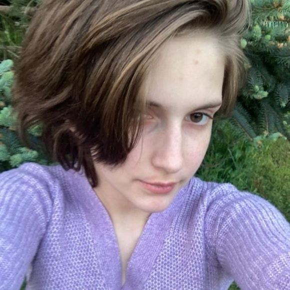Profile Picture of Desiree Duttinger (@desireeb339) on Poshmark