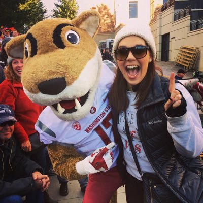 Profile Picture of Kirsten Nelson  🏈 (@marnekat) on Twitter