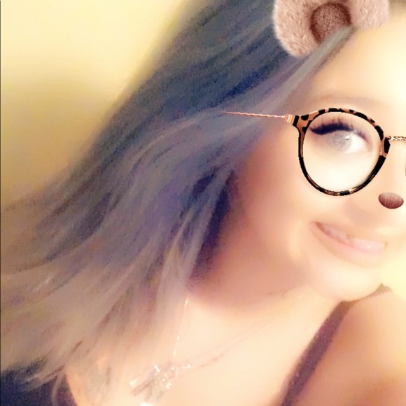 Profile Picture of Christina Chastain (@christinac1211) on Poshmark