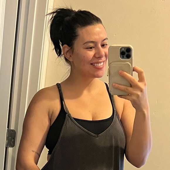 Profile Picture of Minaz Khajah (@minazkhajah) on Poshmark