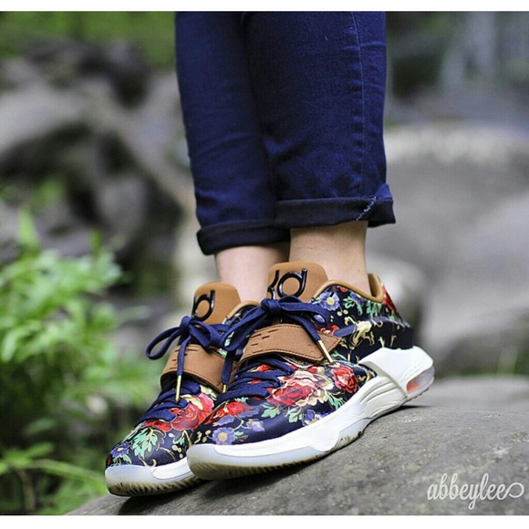 Profile Picture of Jherika Jones (@rikaj09) on Poshmark