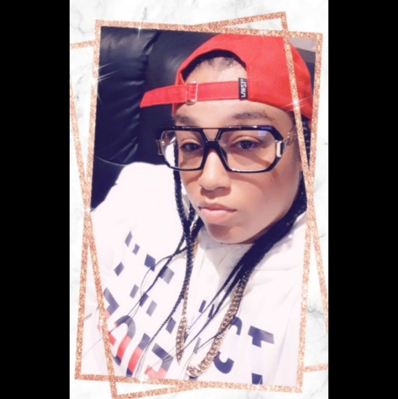 Profile Picture of Tashiana Bladen (@geech49) on Poshmark