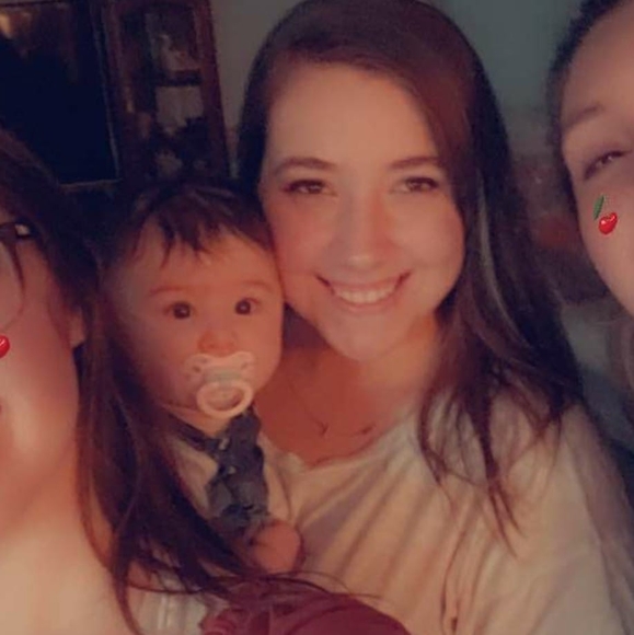 Profile Picture of Brooke Neeley (@bneeley96) on Poshmark