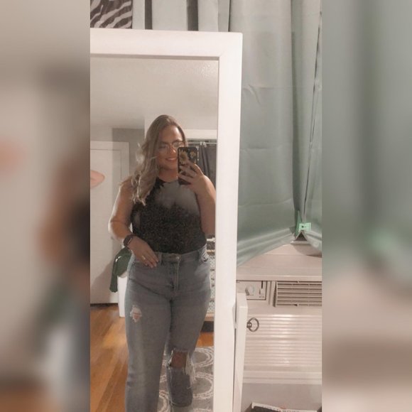 Mariana Silva - Poshmark Profile Picture of Mariana Silva (@msilvaaa226) on Poshmark