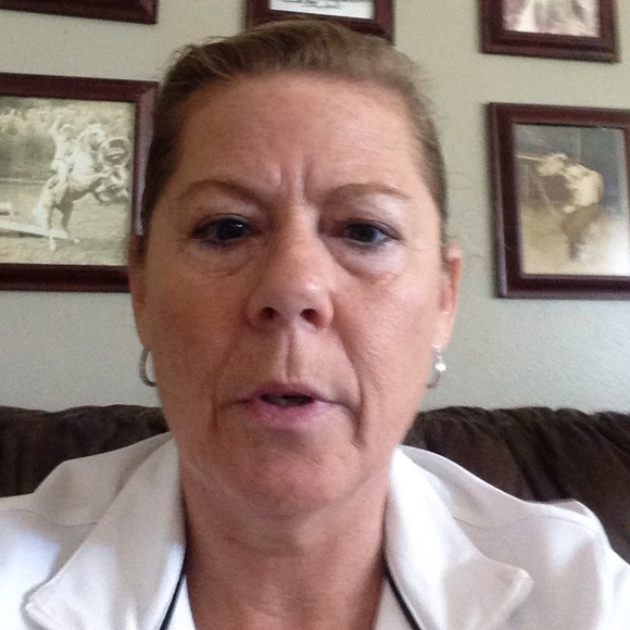 Profile Picture of Carla Haggard (@carlah10) on Poshmark