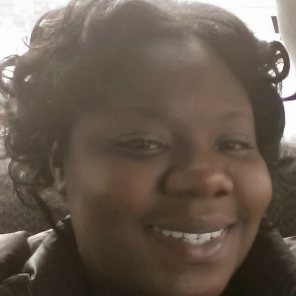 Profile Picture of Jasmine Walker (@rocme) on Poshmark