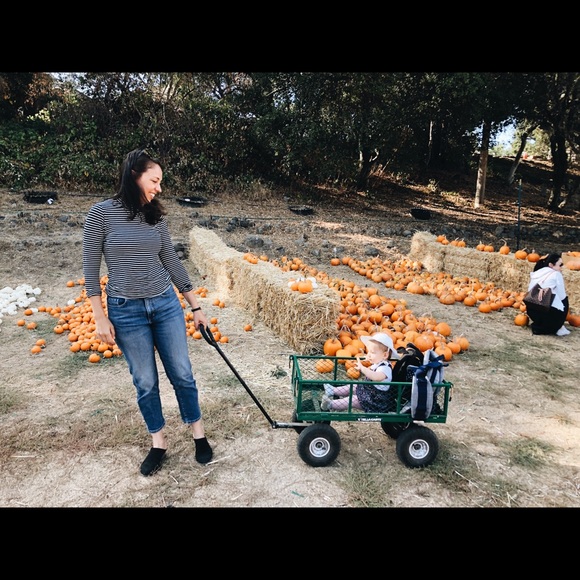 Profile Picture of Celia Glowka (@mamamaus) on Poshmark