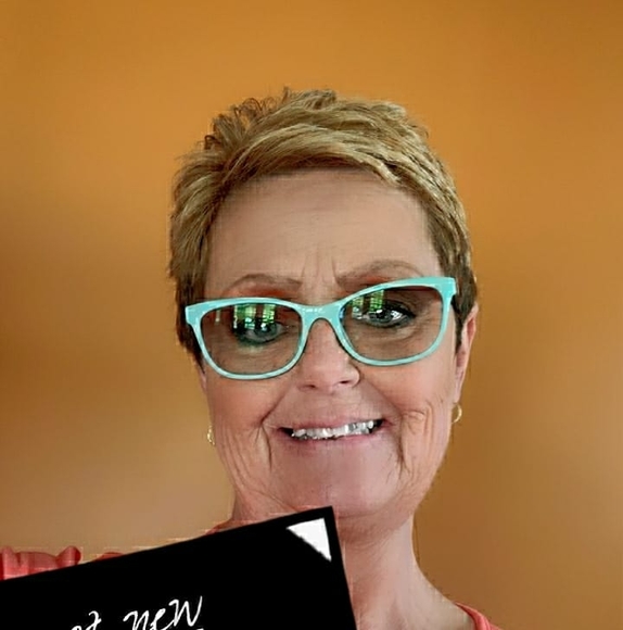 Profile Picture of Shelly Heinze hamilton (@shamilton1964) on Poshmark