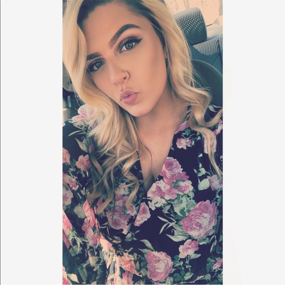 Profile Picture of Morgan Page (@morganbree97) on Poshmark