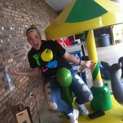 Profile Picture of Jessie Whitt (@jessie9198) on Twitter