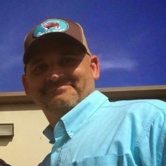 Profile Picture of Gregory Wind (@costclay) on Poshmark