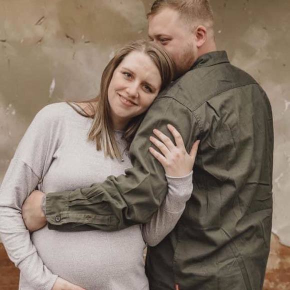 Profile Picture of Alison Hale (@alisonelaineh) on Poshmark