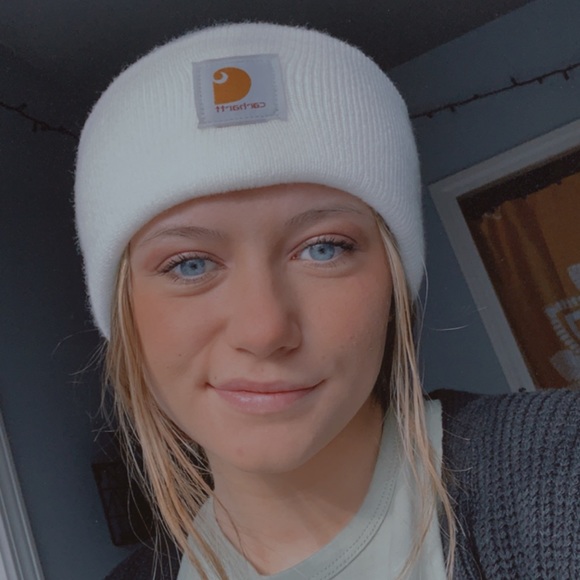 Profile Picture of Adrianna Mcfadden (@adriannanna) on Poshmark