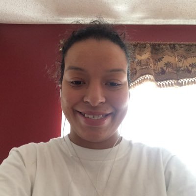 Profile Picture of Julia Carbajal (@julia_carbajal3) on Twitter