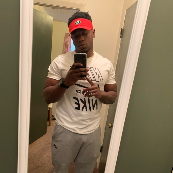 Profile Picture of Jsean Lonon (@hooplifejay16) on Poshmark