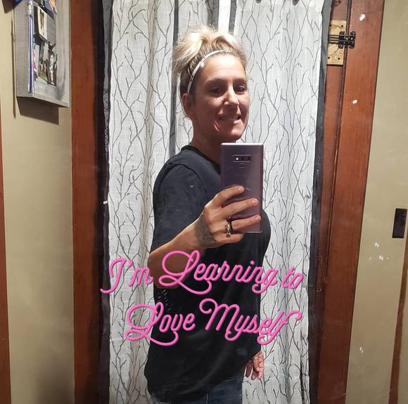 Profile Picture of Lisa marie Spooner (@l_spooner) on Poshmark