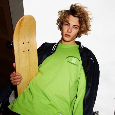 Profile Picture of Peter Sheldon (@sWeiss131) on Twitter