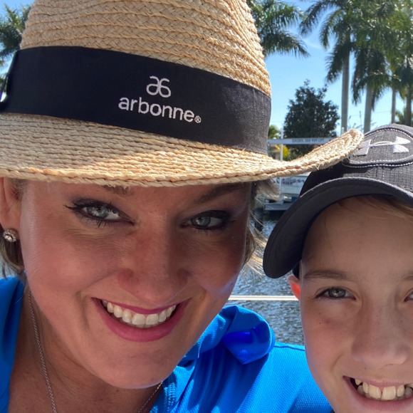 Profile Picture of Stacy Thorn (@stacyroush) on Poshmark