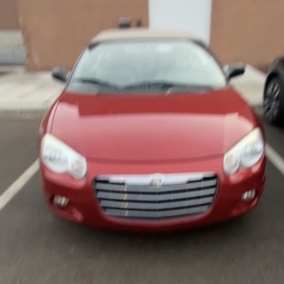 Profile Picture of Jahzara Goecks (@z111ra) on Poshmark