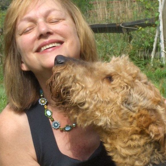 Profile Picture of Barbara Yager (@bluebishop) on Poshmark