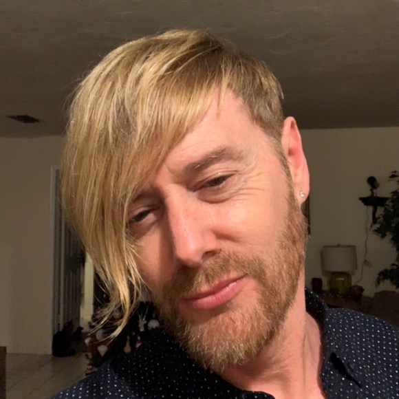 Profile Picture of Jt Wilson (@gatorazul) on Poshmark