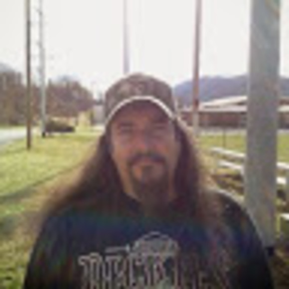 Profile Picture of Robert Rainbolt (@robertrainbolt) on Poshmark