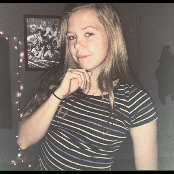 Profile Picture of Tianna Schlup (@tiannaschlup03) on Poshmark