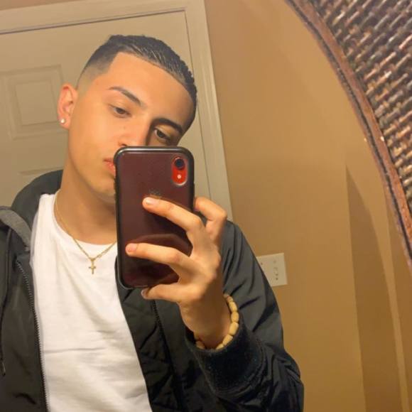 Profile Picture of Ricardo Aillon (@ricardoaillon) on Poshmark