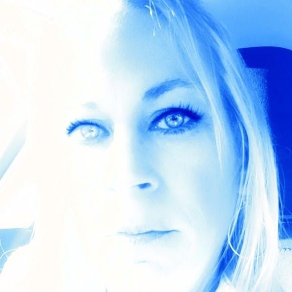 Profile Picture of Amy Rardin (@malindarardin) on Poshmark