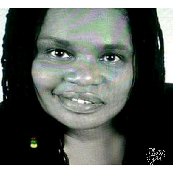 Profile Picture of Claudette Bailey (@ermine87) on Poshmark