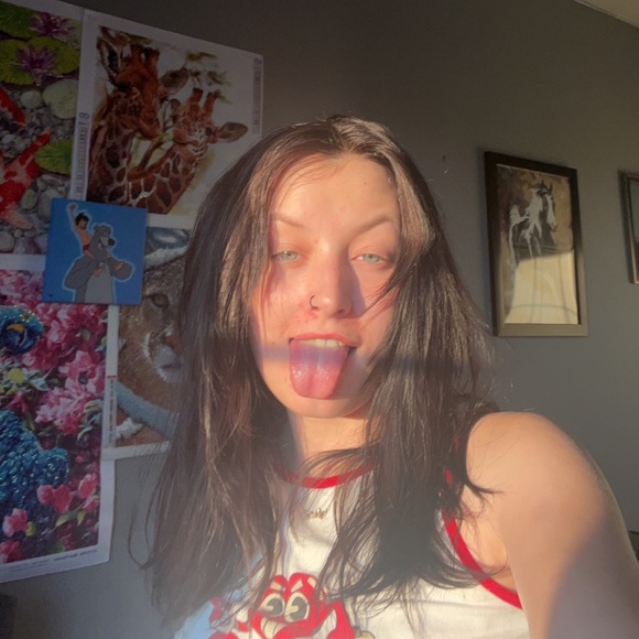 Profile Picture of Ciera Hartnell (@ciera_hartnell) on Poshmark