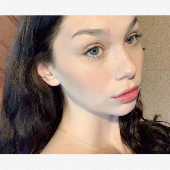 Profile Picture of Kylee Mcphail (@capkylee) on Poshmark